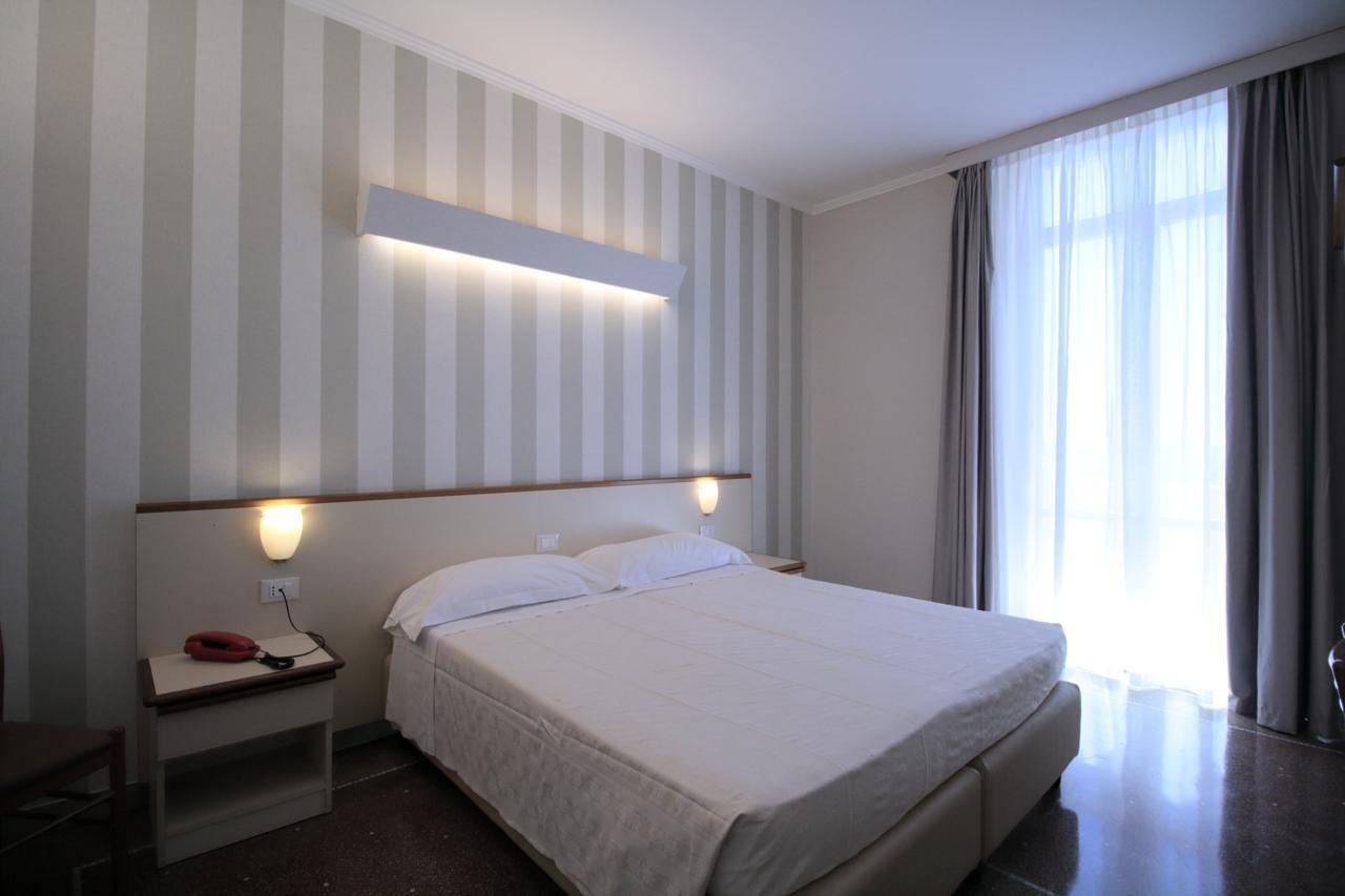 Hotel Vittoria جنوة المظهر الخارجي الصورة