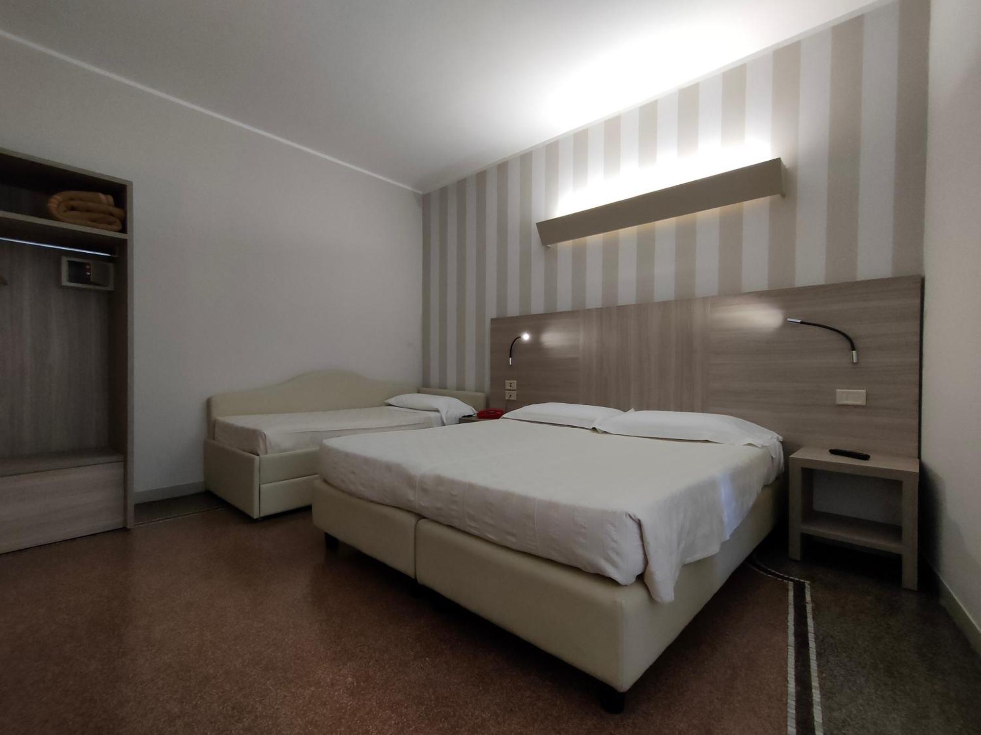 Hotel Vittoria جنوة الغرفة الصورة